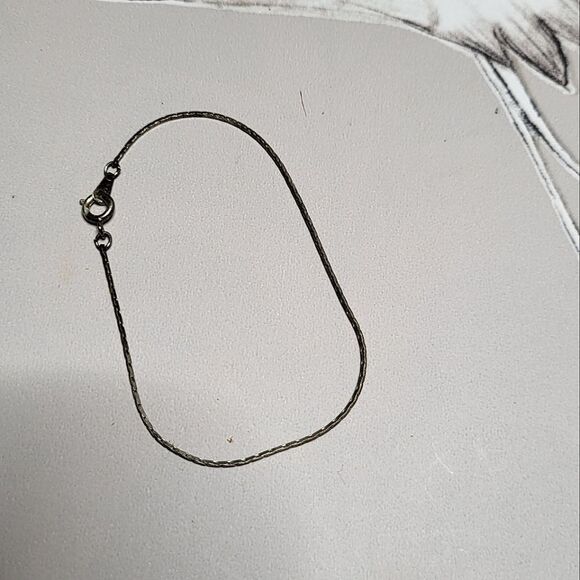 Dainty silver bracelet - Picture 1 of 2